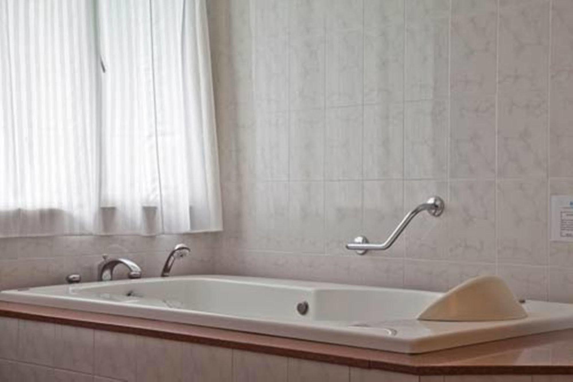 Green Park Hotel Ханой Экстерьер фото